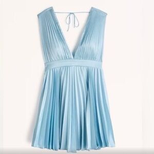 NWT Abercrombie and Fitch A&F Plunge Pleated Mini Dress